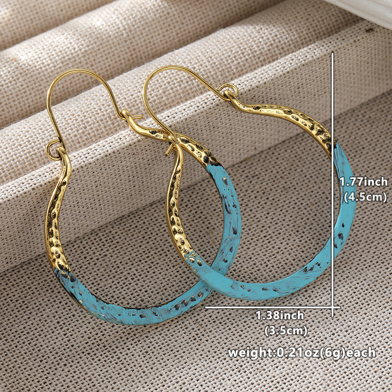 Women's Dual Tone Hammer Patterned Earrings